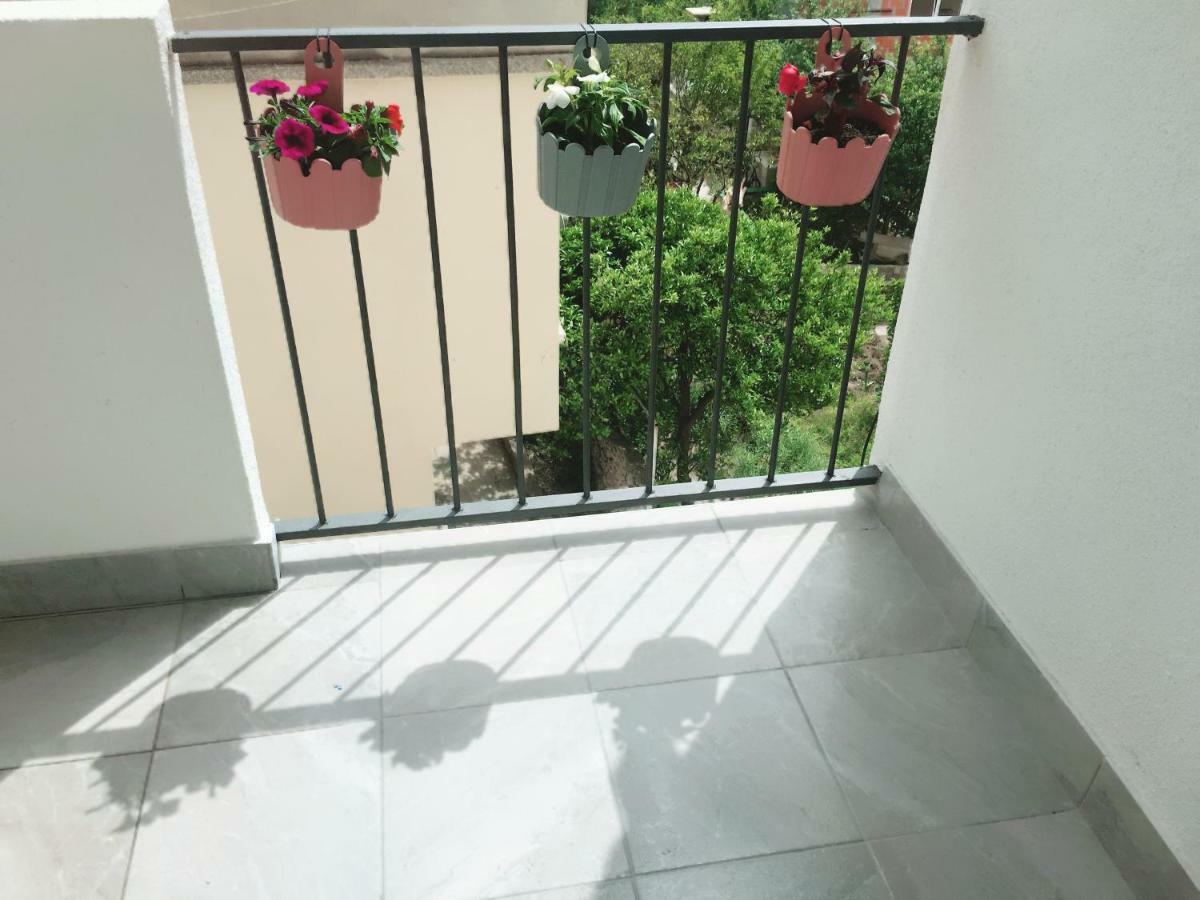 Apartman Grey 2 Minutes From Sea Apartment Makarska Luaran gambar