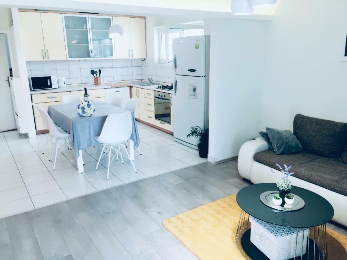 Apartman Grey 2 Minutes From Sea Apartment Makarska Luaran gambar